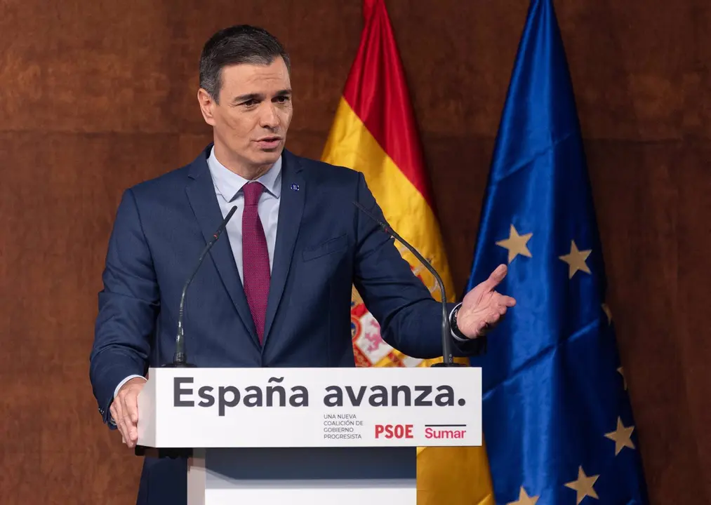 El presidente del Gobierno en funciones, Pedro S&aacute;nchez, tras la firma de un acuerdo con la l&iacute;der de Sumar /
Eduardo Parra / Europa Press