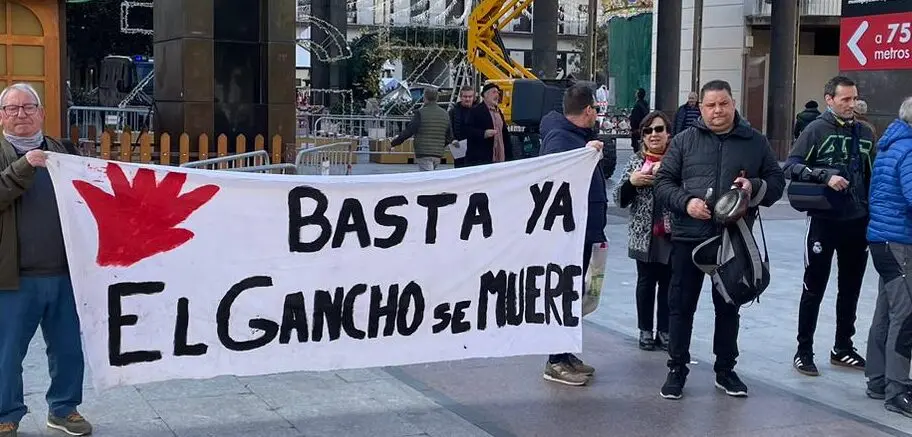 Imagen del primer mi&eacute;rcoles de protestas en la Plaza del Pilar / 
H.A.