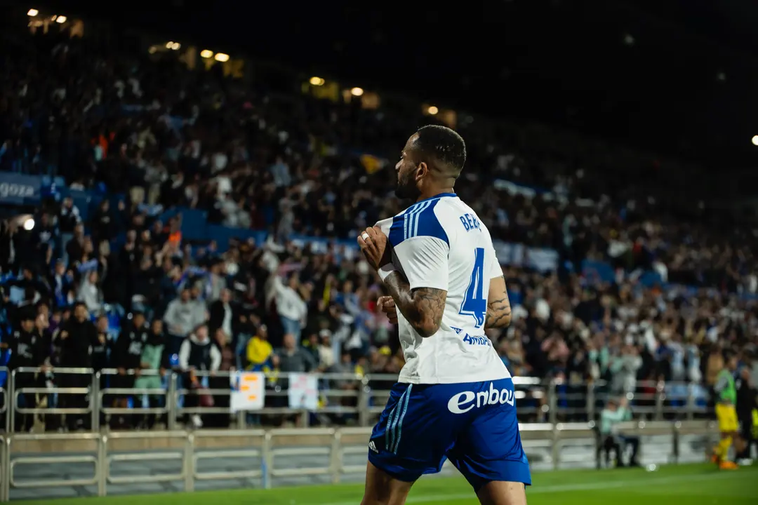 Beb&eacute; con el Real Zaragoza / MARCOS CEBRI&Aacute;N