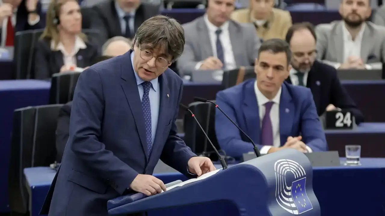 Carles Puigdemont y Pedro S&aacute;nchez coincidieron ayer en Estrasburgo