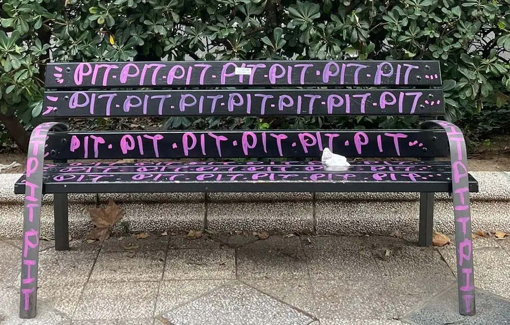Imagen de una de las m&aacute;s de 300 pintadas vand&aacute;licas que van a costar dinero a todos los zaragozanos /H.A.