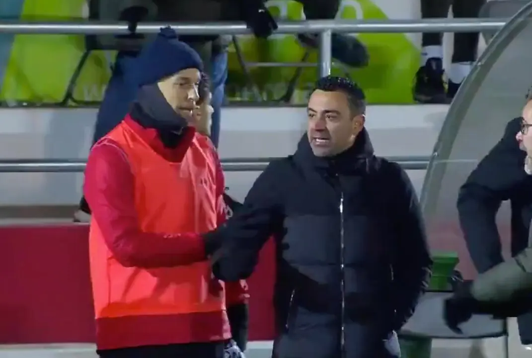 Momento del enfado de un jugador del Barbastro con Xavi / MOVISTAR