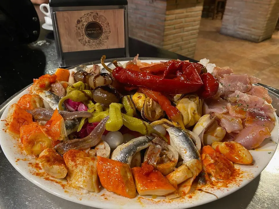 En Huesca hay una amplia variedad de locales para tapear / Bodega Bar Pirineos