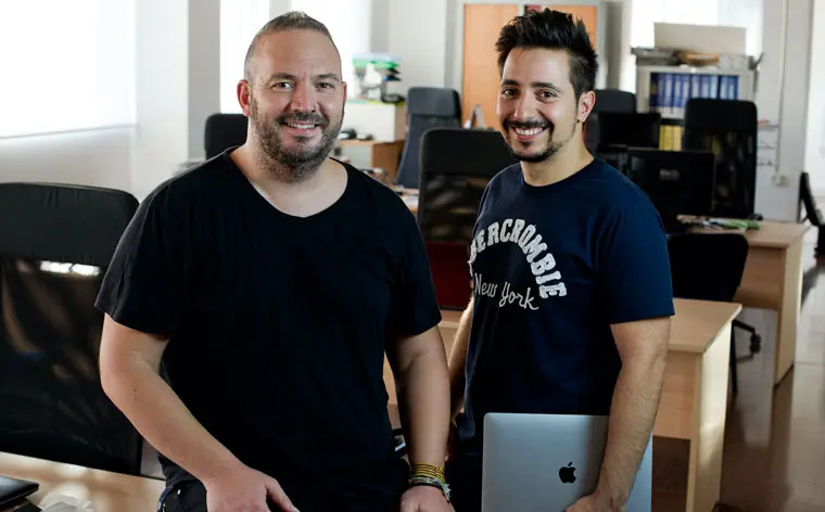 Los fundadores de Oniad, Pablo Sanagust&iacute;n y Javier Mart&iacute;nez Amo, el a&ntilde;o que fundaron la compa&ntilde;&iacute;a en 2017. Con esta operaci&oacute;n sus caminos se separan en Oniad
