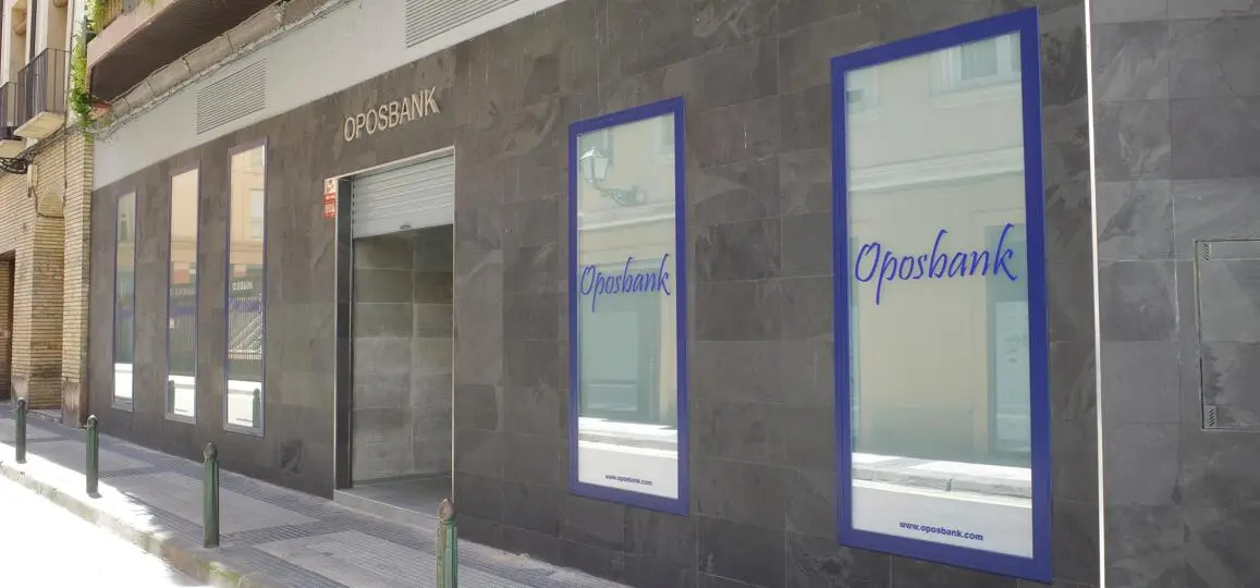 Oposbank lleva casi 40 a&ntilde;os formando alumnos y alumnas para sus ex&aacute;menes de oposiciones
