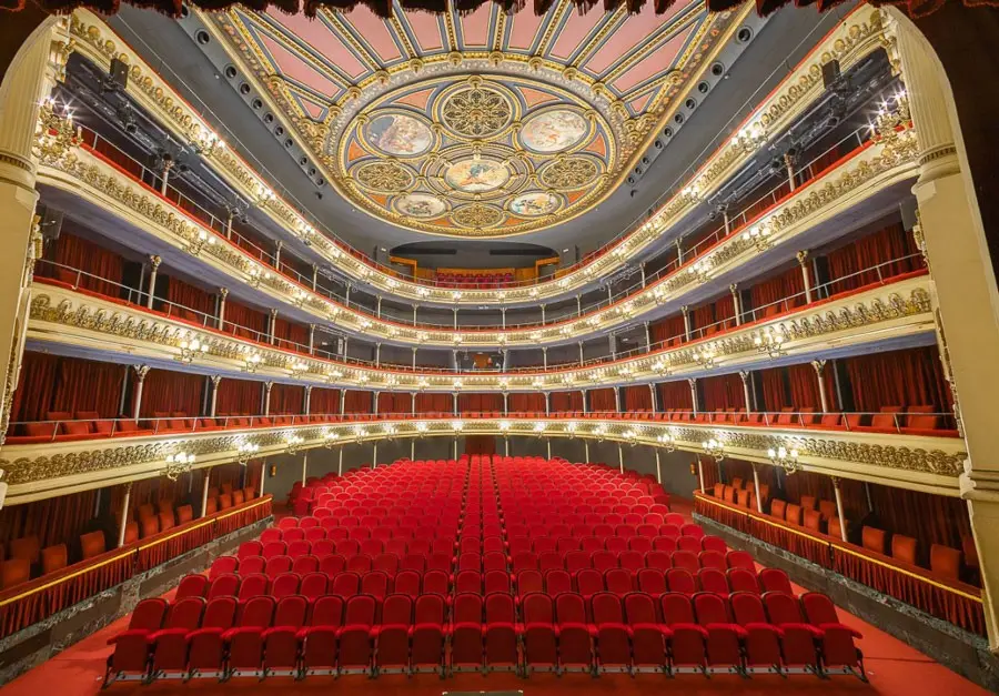 El Teatro Principal se convirti&oacute; desde su inauguraci&oacute;n en el epicentro de la cultura zaragozana / T. Principal