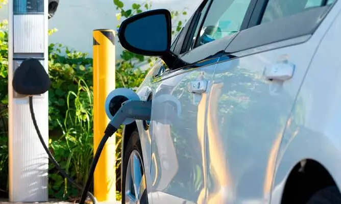 Nueva inyecci&oacute;n econ&oacute;mica para el Plan Moves III, que incentiva la compra de veh&iacute;culos el&eacute;ctricos. / HA