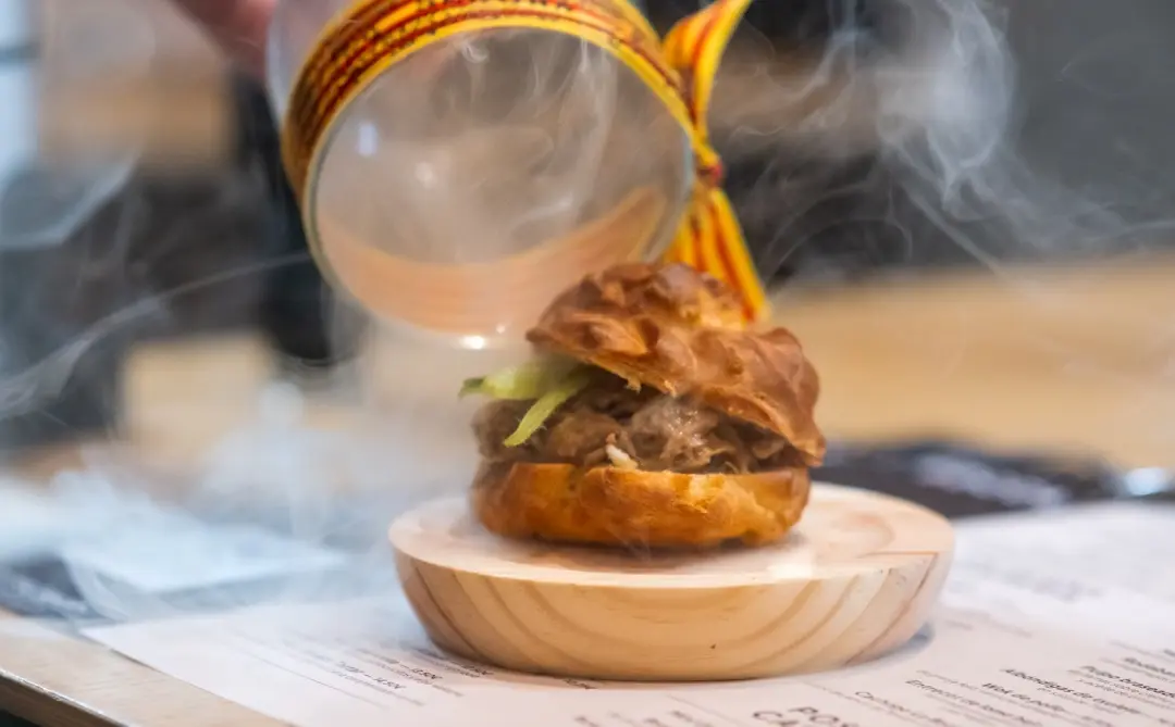 Bu&ntilde;uelo de Cierzo es una tapa 100% aragonesa por los ingredientes y por la presentaci&oacute;n / Grupo T&aacute;ndem