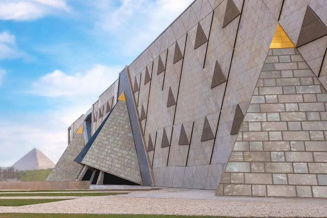 El Gran Museo Egipcio ha tardado 20 a&ntilde;os en construirse y tiene una superficie de 50.000 m2