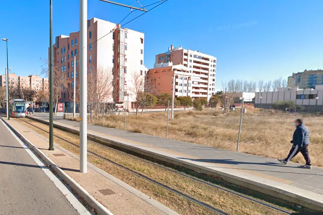 El solar de Mar&iacute;a Zambrano, propiedad de la DGA, con muchos puntos para ser vivienda social / HA