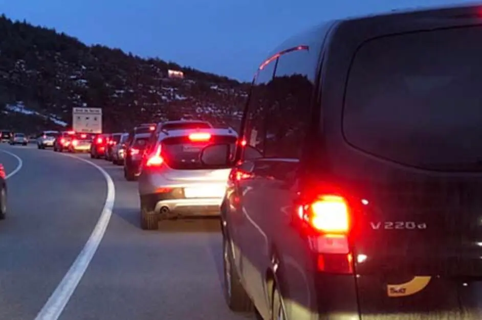 El tramo que va de Lanave a Sabi&ntilde;&aacute;nigo suele generar intensas retenciones de tr&aacute;fico hacia el Pirineo