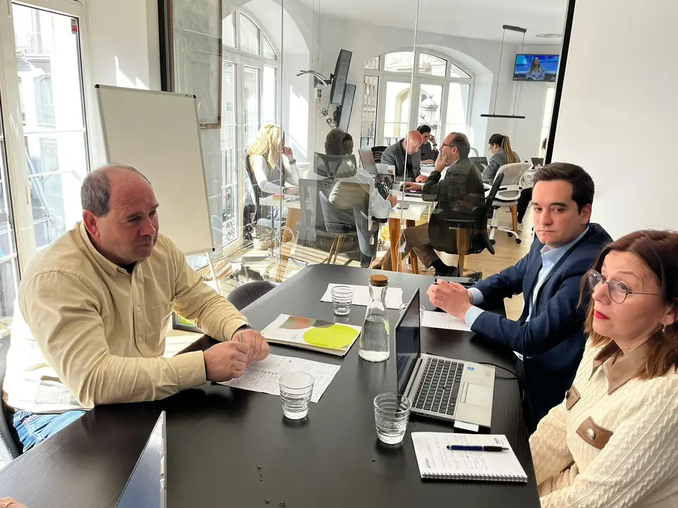 De izquierda a derecha, Javier Nicol&aacute;s (Chiprana), Pablo Blanquet (Pina de Ebro) y Ana Jarque (Caspe). / M. N. 