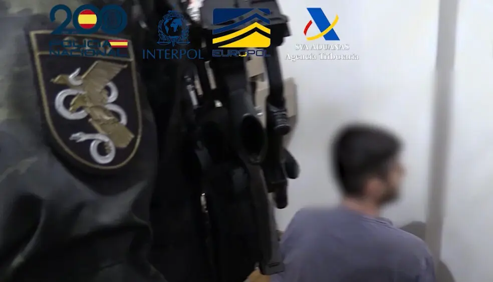 Imagen de uno de los detenidos en la operaci&oacute;n policial/P.N.