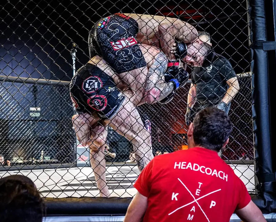 Kike P&eacute;rez, t&eacute;cnico de MMA en Zaragoza / JANINE C.