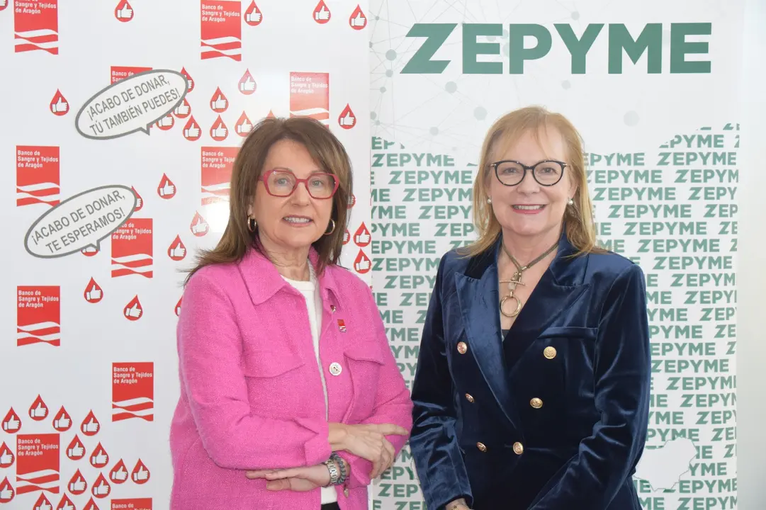 Rosa Plantagenet-Whyte, directora del banco de sangre y tejidos, y la presidenta de Cepyme Zaragoza, Mar&iacute;a Jes&uacute;s Lorente