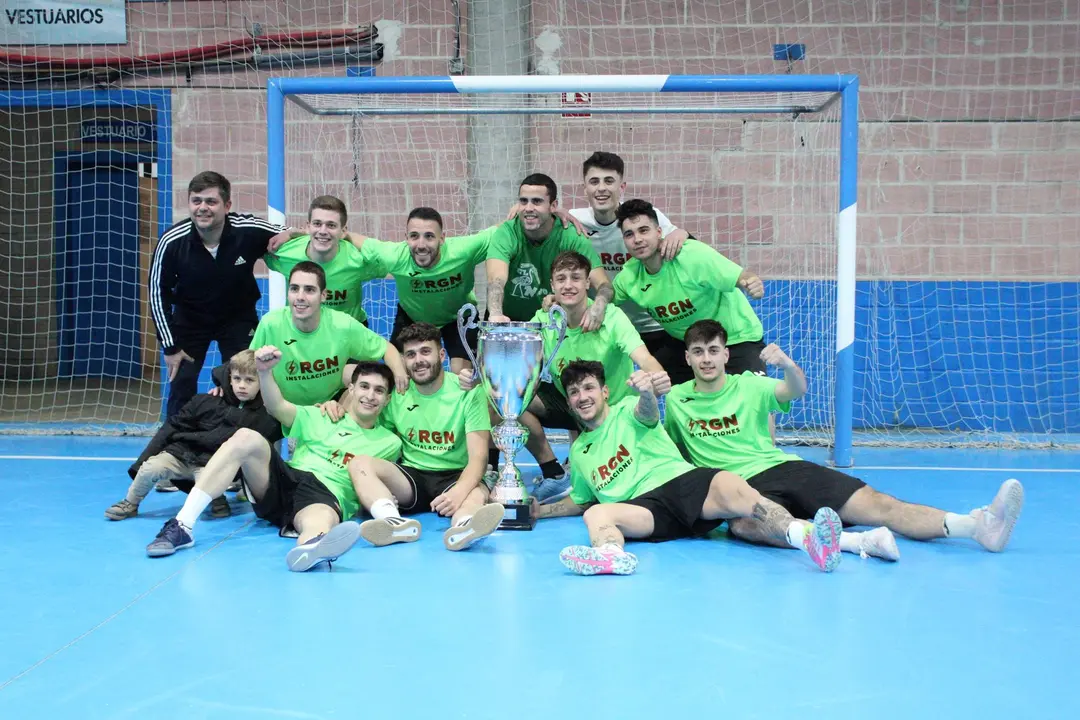 RGN Instalaciones se proclama ganador del Marat&oacute;n F&uacute;tbol Sala Pedrola. / Adriana Fuste