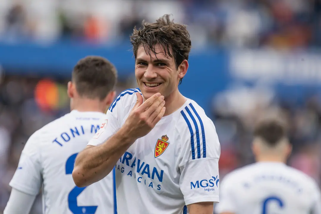 Iv&aacute;n Az&oacute;n frente al Tenerife / MARCOS CEBRI&Aacute;N
