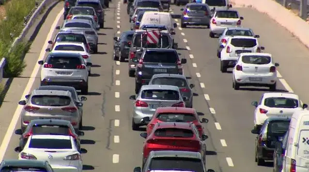 El accidente ha provocado retenciones a la entrada de Zaragoza. Archivo.