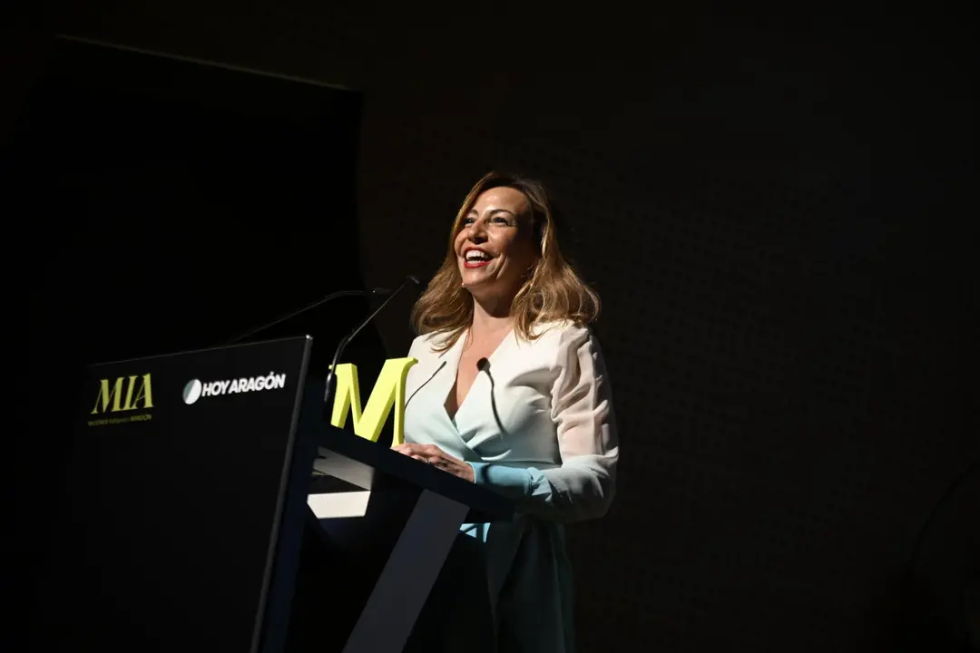 La alcaldesa de Zaragoza Natalia Chueca recibe el PREMIO MIA en la categor&iacute;a MIA del a&ntilde;o