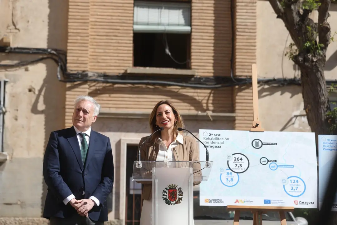 La alcaldesa de Zaragoza, Natalia Chueca, y el consejero de Fomento, Vivienda, Movilidad y Log&iacute;stica del Gobierno de Arag&oacute;n, Octavio L&oacute;pez. Daniel Marcos