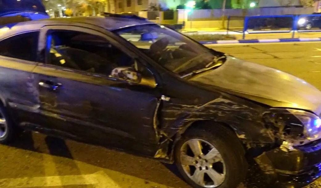 Imagen del veh&iacute;culo fugado tras la persecuci&oacute;n policial /H.A.