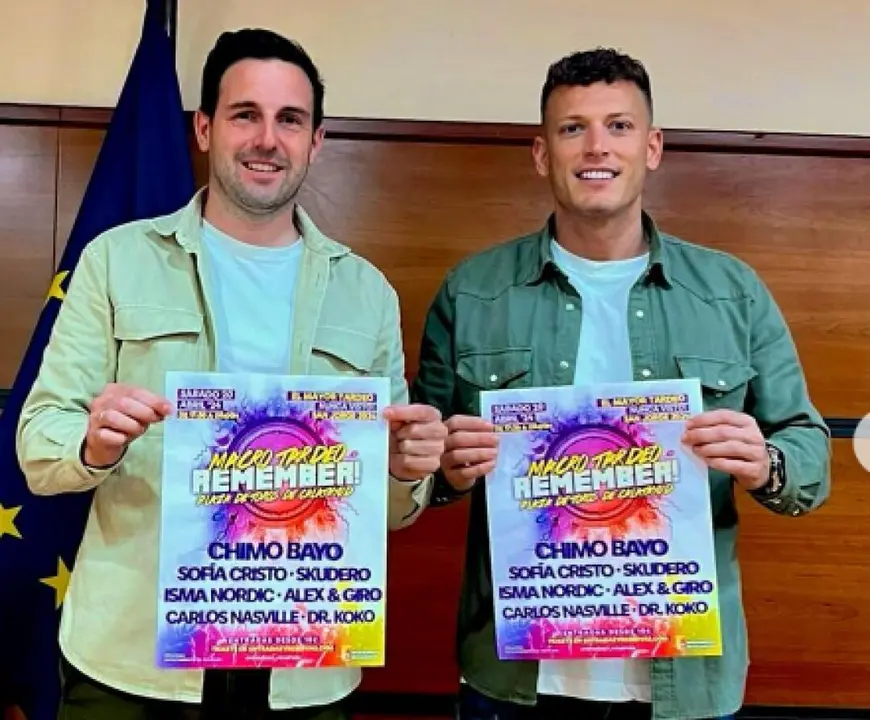 H&eacute;ctor Sarri&aacute; (concejal de Calatayud), a la izquierda, con Ismael Loire, impulsor de la fiesta de este s&aacute;bado. 