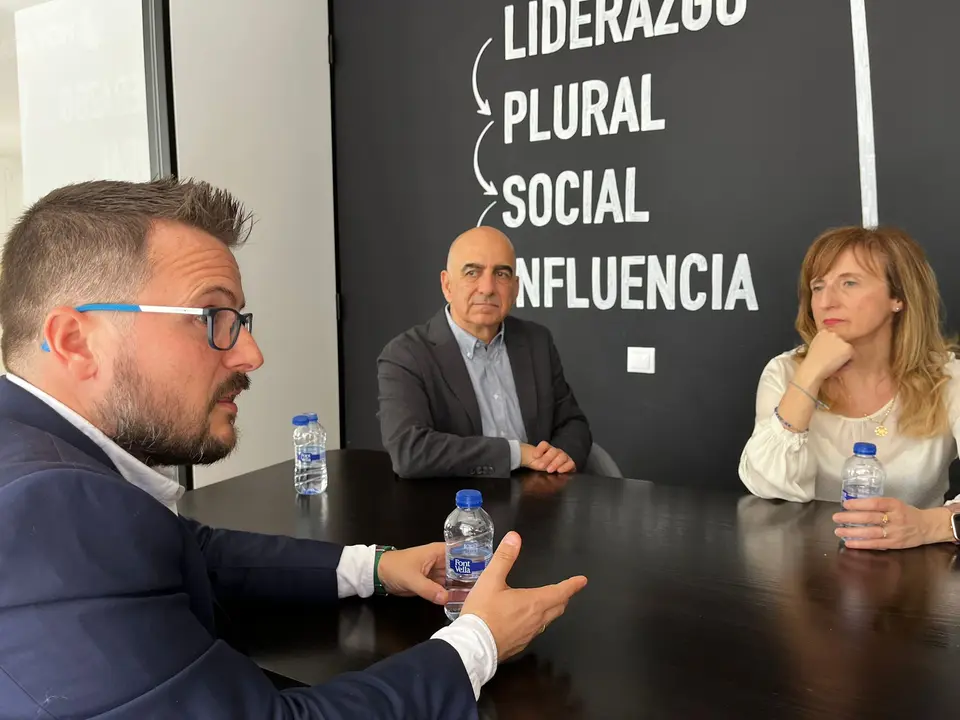 Jorge Guill&eacute;n (Idom), Zoilo R&iacute;os y Ana Cristina Fraile (Grupo Forestalia)