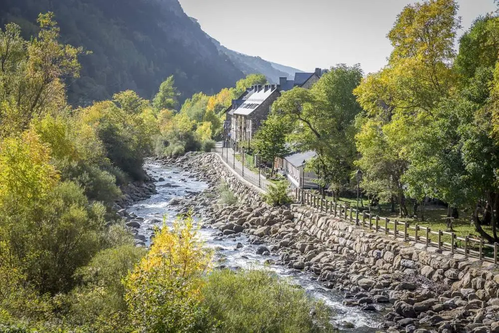 El r&iacute;o Arag&oacute;n a su paso por Canfranc / Turismo de Arag&oacute;n