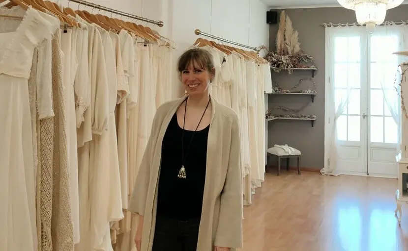 La dise&ntilde;adora Martha Peters, en el showroom de la calle Zurita / HA