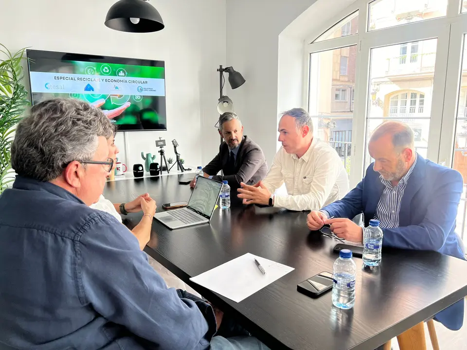 Miguel L&oacute;pez-Blanco (Panel S&aacute;ndwich Group), Marcelo Liendo (L&oacute;pez Soriano), Roberto Higuero (COAATZ), Ren&eacute; Sanz (Itesal)