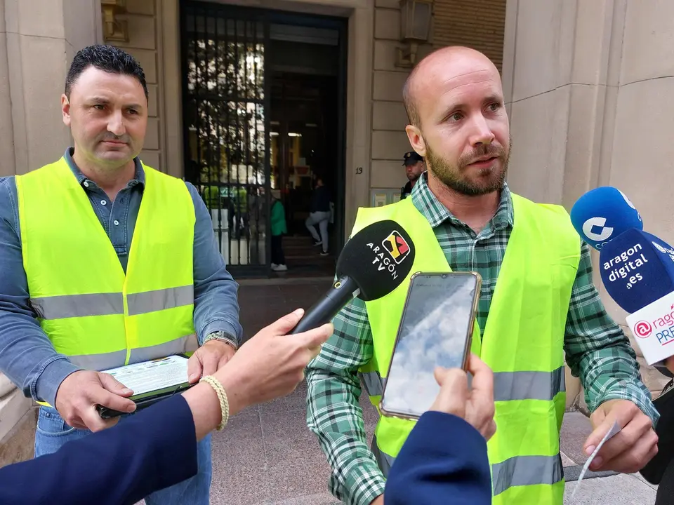 Los portavoces de AEGA en Teruel, Paco Latorre, y Huesca, Albert Vicente / E.P.