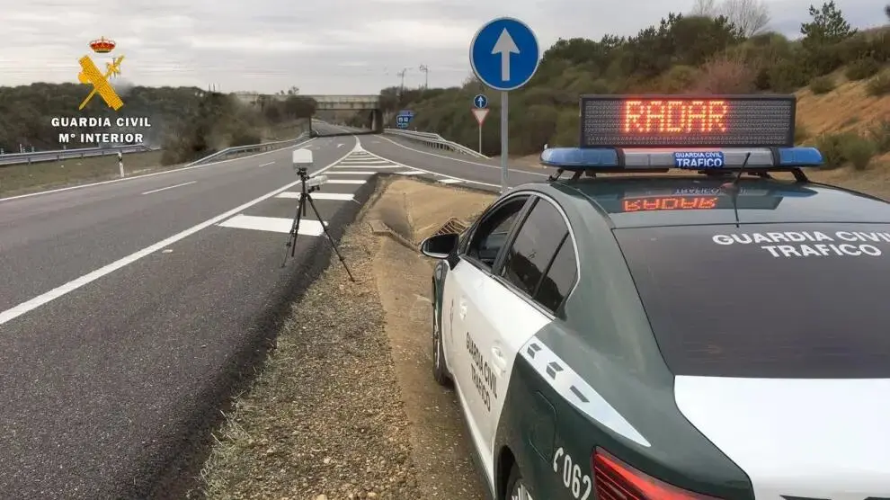 Los agentes captaron al conductor cerca de la localidad de Figueruelas