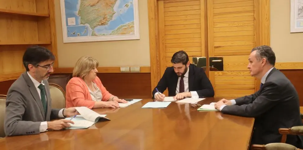 Reuni&oacute;n del Grupo de Trabajo que prepara el Recurso de Inconstitucionalidad contra la Ley de Amnist&iacute;a / G.A.
