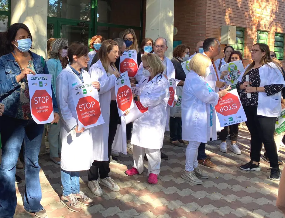 Los sindicatos m&eacute;dicos recalcan que la violencia, verbal o f&iacute;sica, contra el personal sanitario es una lacra constante y que no deja de crecer a&ntilde;o tras a&ntilde;o / FASAMET Y CESMARAG&Oacute;N