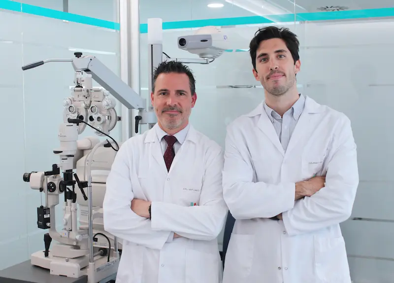 Los doctores Antonio Mateo y Mart&iacute;n Puzo, Quir&oacute;nsalud Zaragoza
