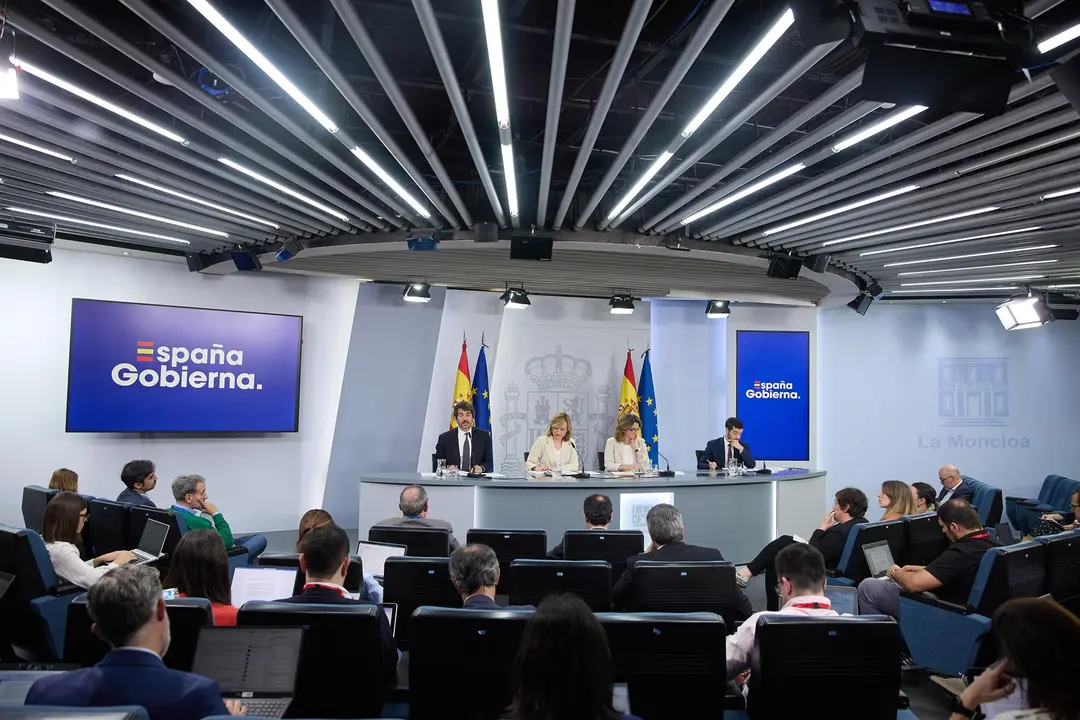 Ernest Urtasun, Pilar Alegr&iacute;a y Teresa Ribera / E.P.