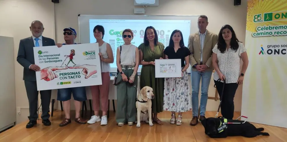 Las personas con sordoceguera de Arag&oacute;n demandan su inclusi&oacute;n plena en la sociedad y lo reclaman en cinco millones de cupones / DGA