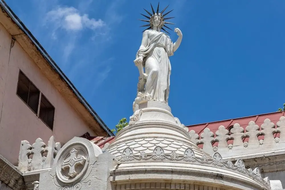 La estatua de la Libertad de Madrid tiene 26 a&ntilde;os menos que la de Nueva York / Turismo Madrid