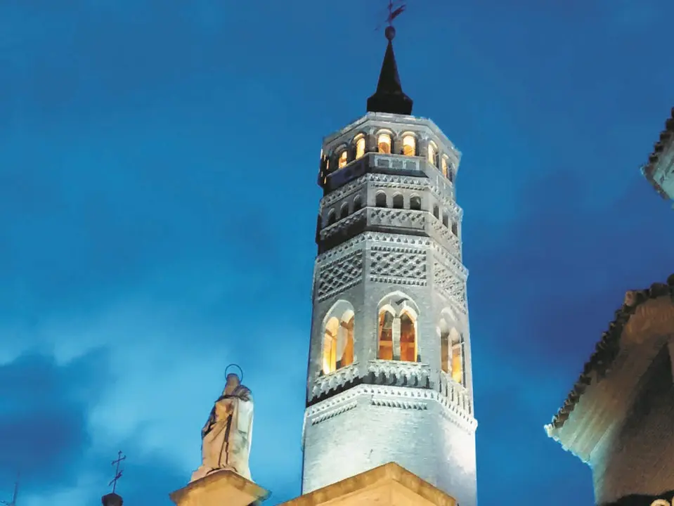 La torre mud&eacute;jar octogonal forma parte del skyline zaragozano desde hace siglos / Turismo de Arag&oacute;n