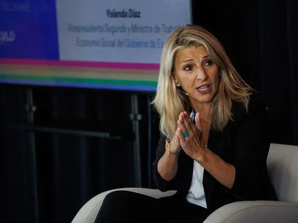 Yolanda D&iacute;az en el I Encuentro 'Diversidad LGTBIQ+ en el entorno laboral'. (Europa Press/ Alejandro Mart&iacute;nez)

