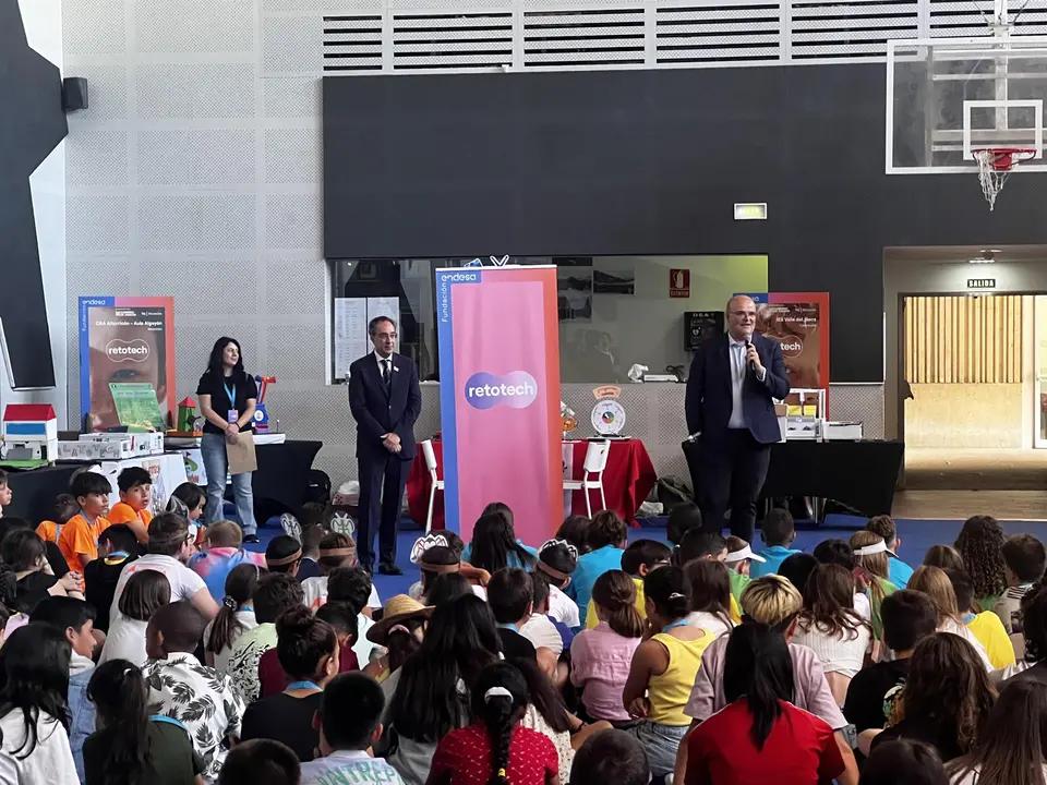 El CEIP Jim&eacute;nez Beltr&aacute;n de Calatorao y el IES Ram&oacute;n J.Sender de Fraga, premios locales Retotech de la Fundaci&oacute;n Endesa. / FUNDACI&Oacute;N ENDESA