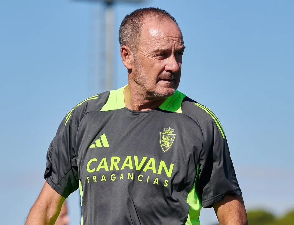V&iacute;ctor Fern&aacute;ndez con el Real Zaragoza  / REAL ZARAGOZA