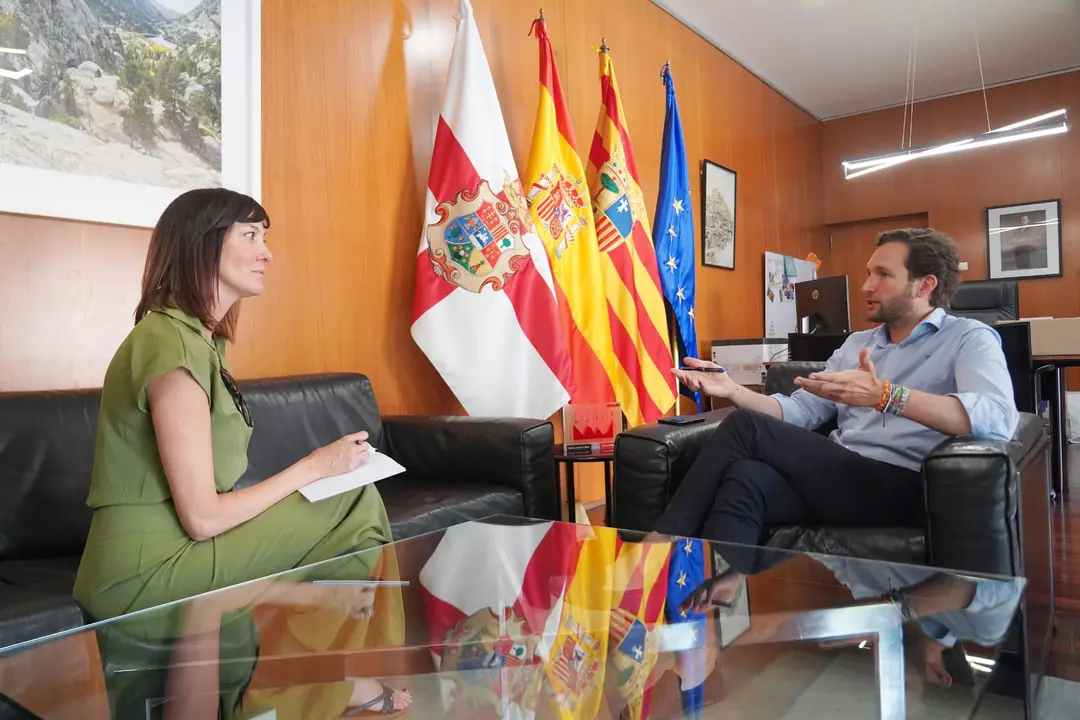 Gema Lumbreras entrevista al presidente Isaac Claver