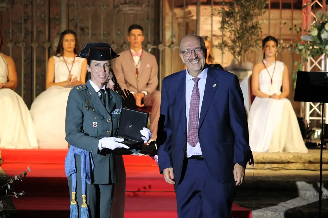Entrega Llave de la villa de Calamocha, Manolo Rando a Silvia Gil