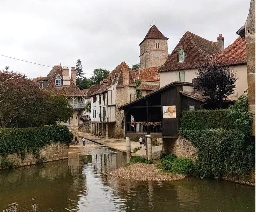 Salies-de-B&eacute;arn tiene un encantador aire medieval / HA