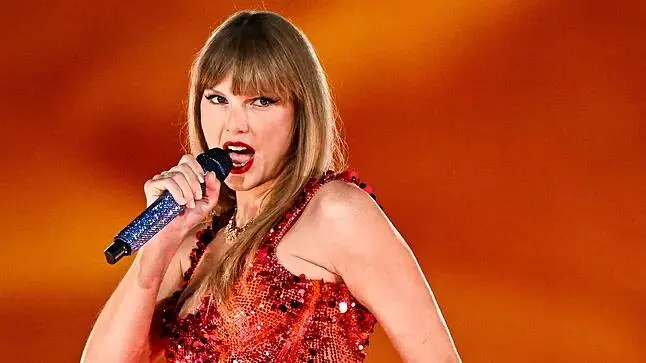 Taylor Swift durante un concierto de 'The Eras Tour' en Par&iacute;s / AFP