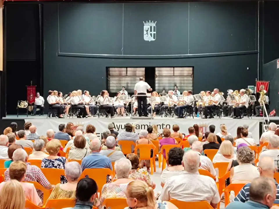 Encuentro de bandas musicales celebrado este domingo, 11 de agosto, en El Burgo d Ebro. 