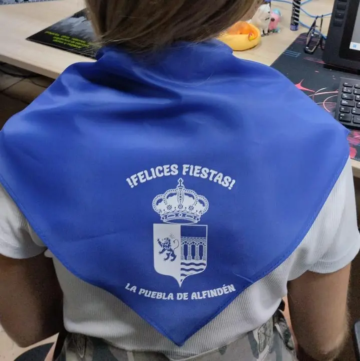 Pa&ntilde;uelo de fiestas de La Puebla de Alfind&eacute;n.