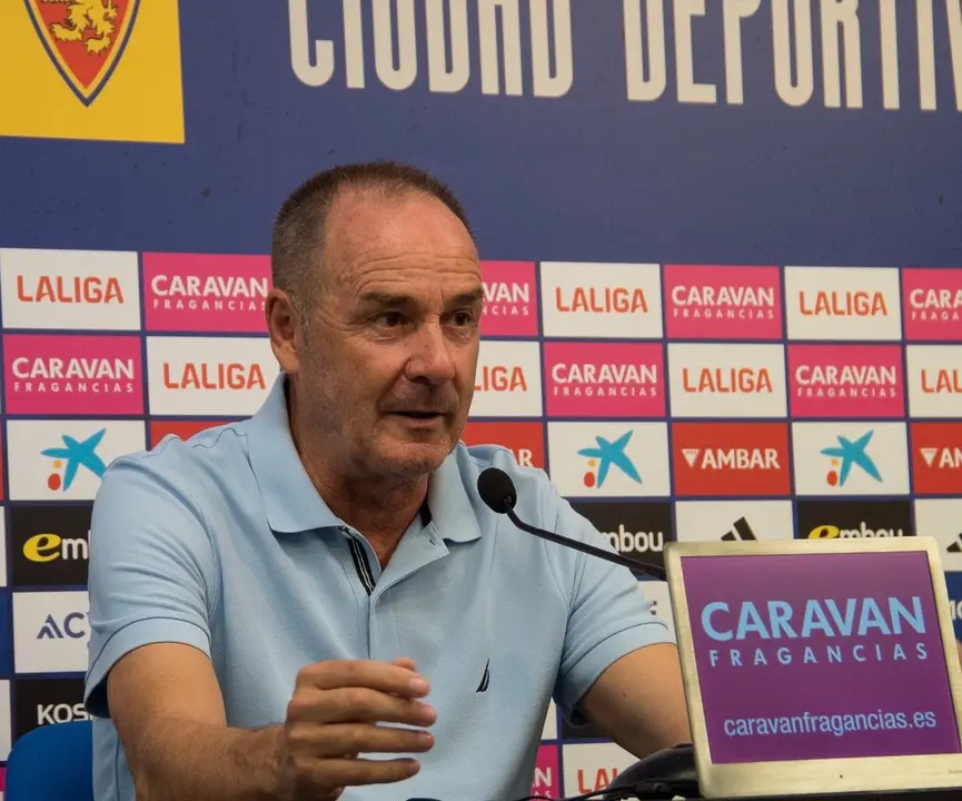 V&iacute;ctor Fern&aacute;ndez en sala de prensa / REAL ZARAGOZA