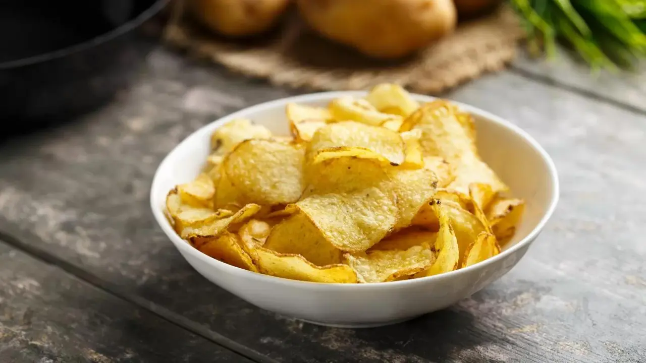 La mayor&iacute;a de las patatas fritas del mercado est&aacute;n llenas de ingredientes poco saludables